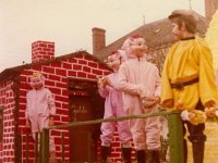 CARNAVAL 1974   "Char des 3 petits cochons"